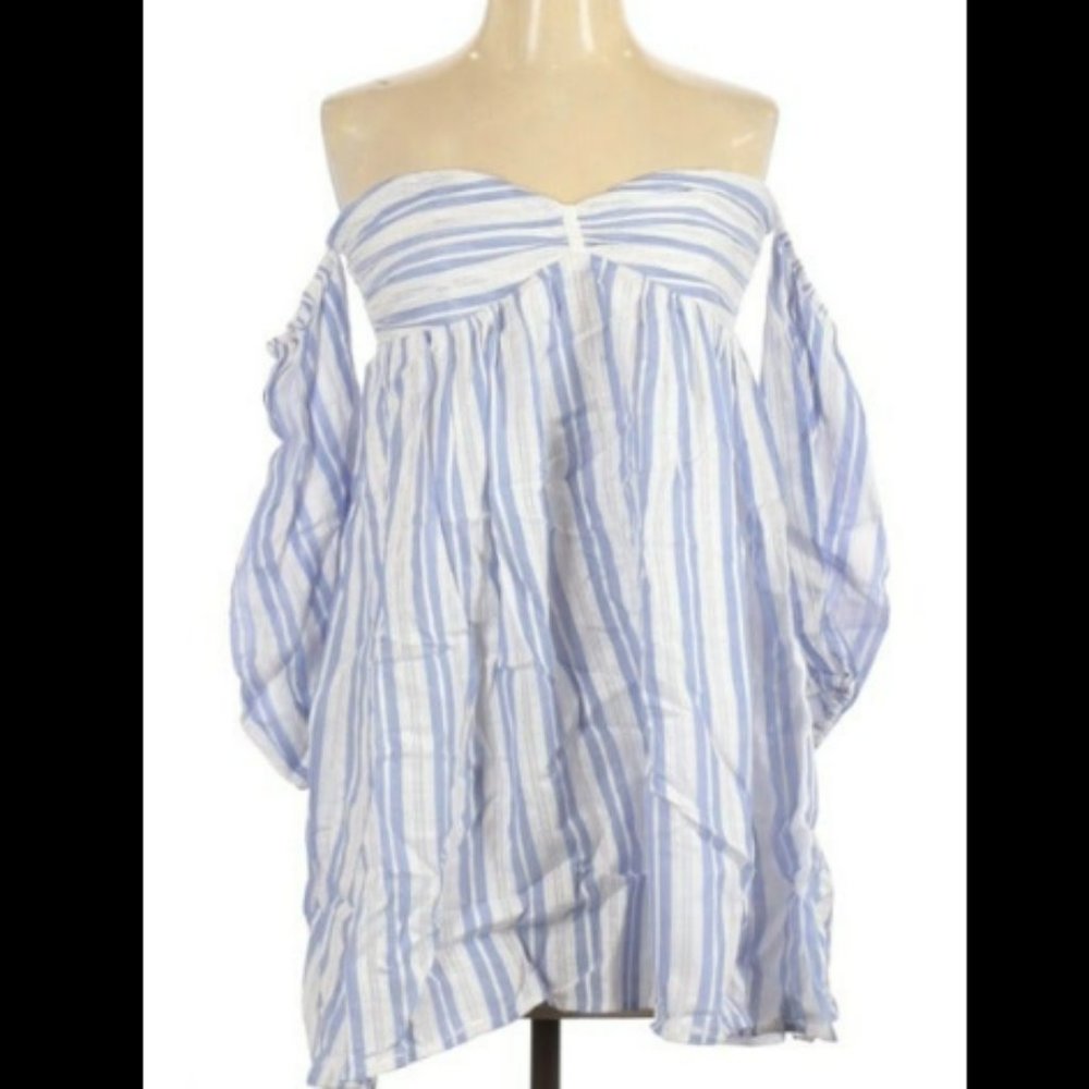 Romeo & Juliet Couture Short Sleeve Blouse Size S